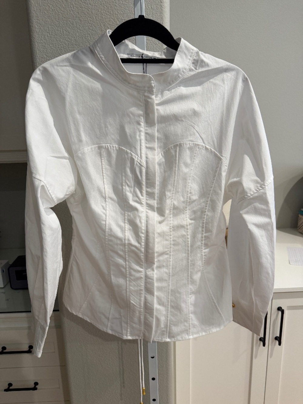 Galita Blouse zip front Med